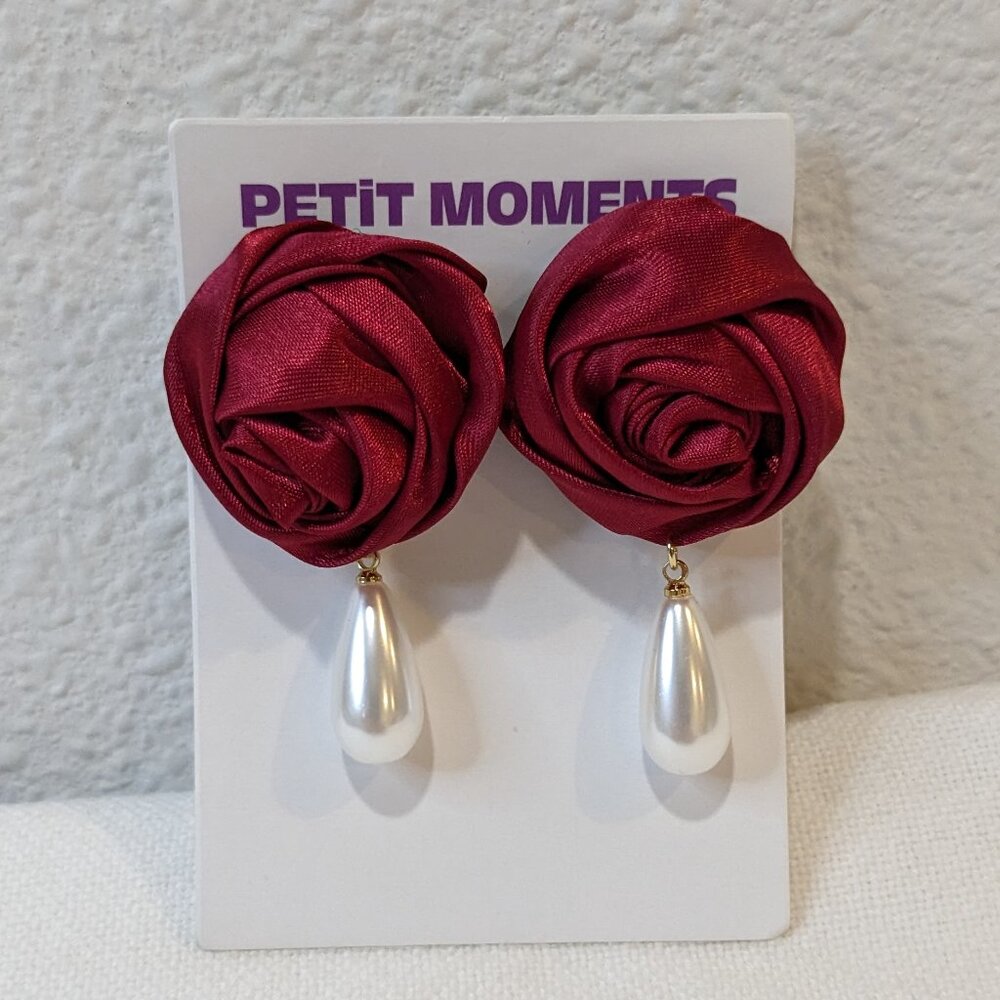 Petit Moments ROSETTE PEARL DROP EARRINGS